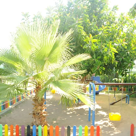 Club Aqua Plaza Hotel 4*