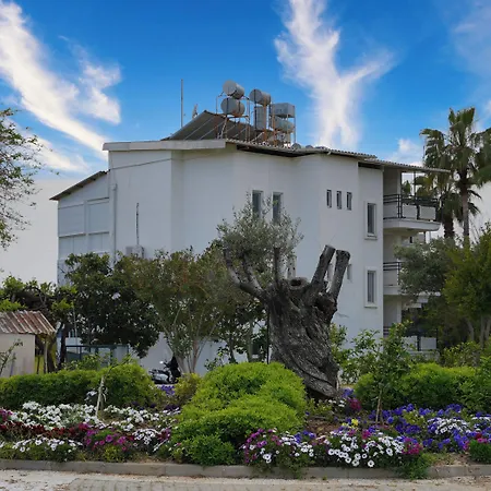 Club Aqua Plaza Hotel 4*