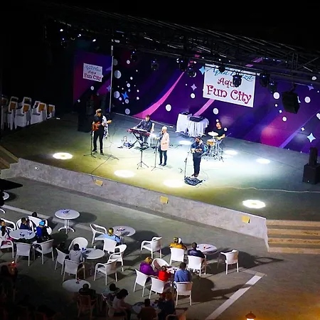 호텔 Club Aqua Plaza 4*