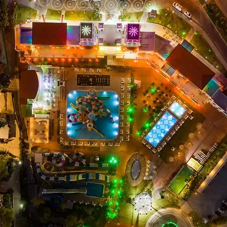 Hotelli Club Aqua Plaza 4*