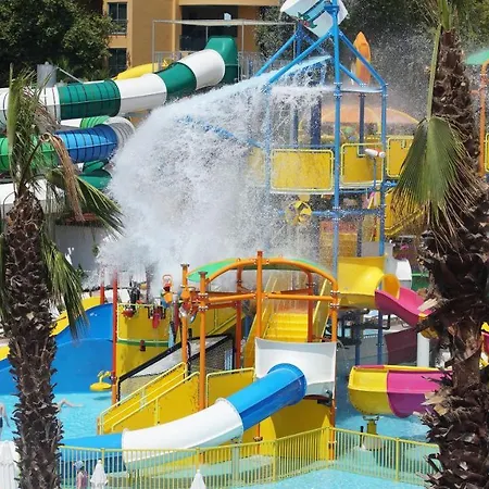 Club Aqua Plaza Hotel