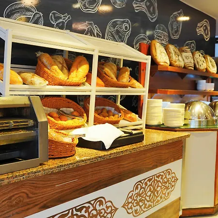 Club Aqua Plaza Hotel 4*