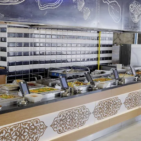 Hotel Club Aqua Plaza 4*