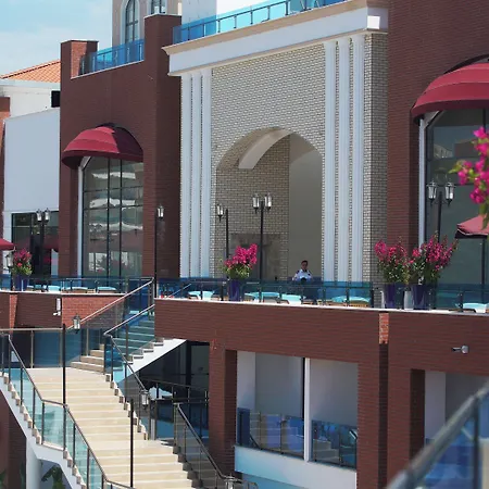 Club Aqua Plaza 4*
