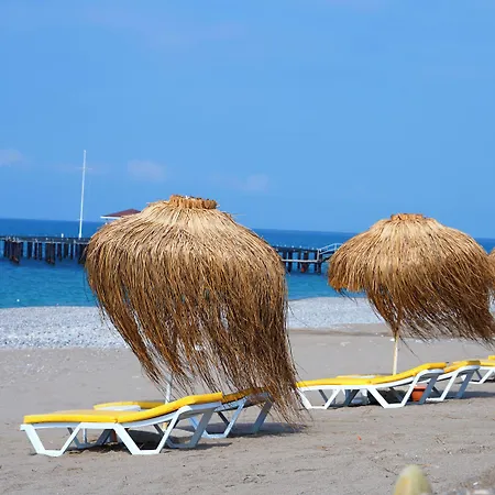 Club Aqua Plaza Hotel
