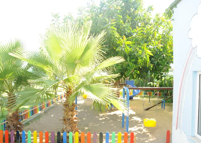 Club Aqua Plaza Hotel 4*