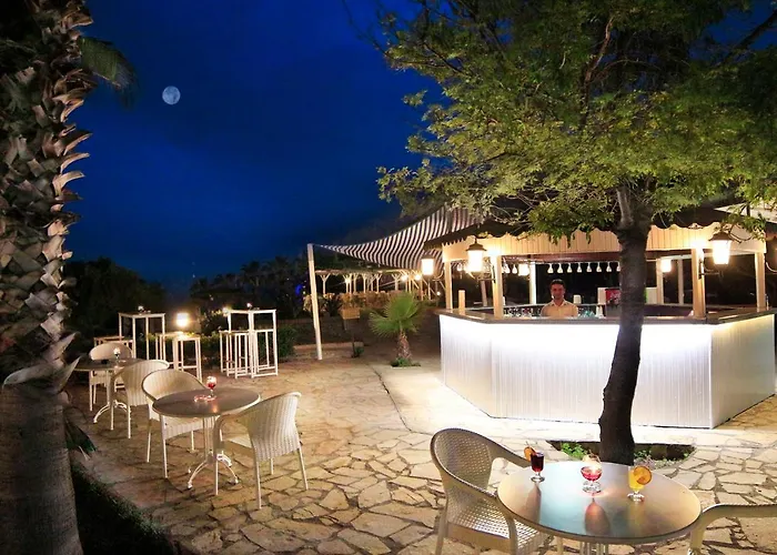 Отель Club Aqua Plaza 4*