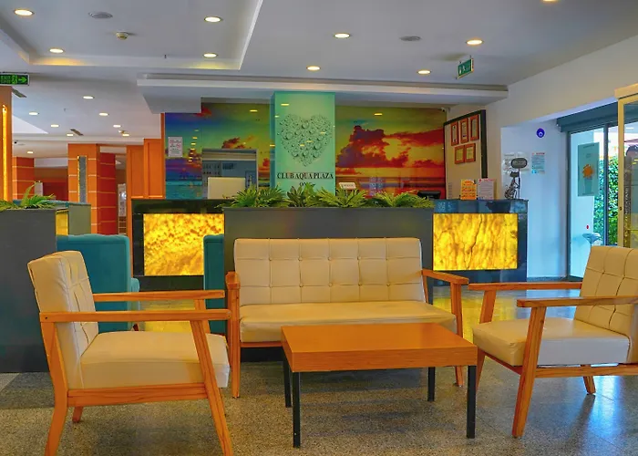 Club Aqua Plaza Hotel
