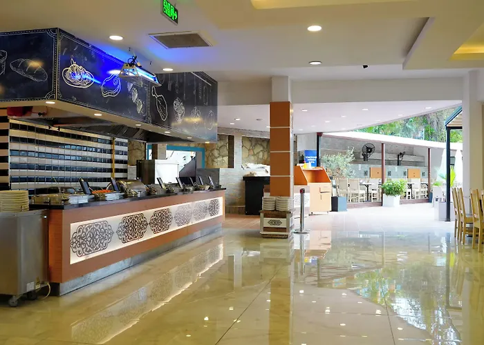 Hotel Club Aqua Plaza 4*