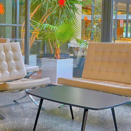 Club Aqua Plaza מלון