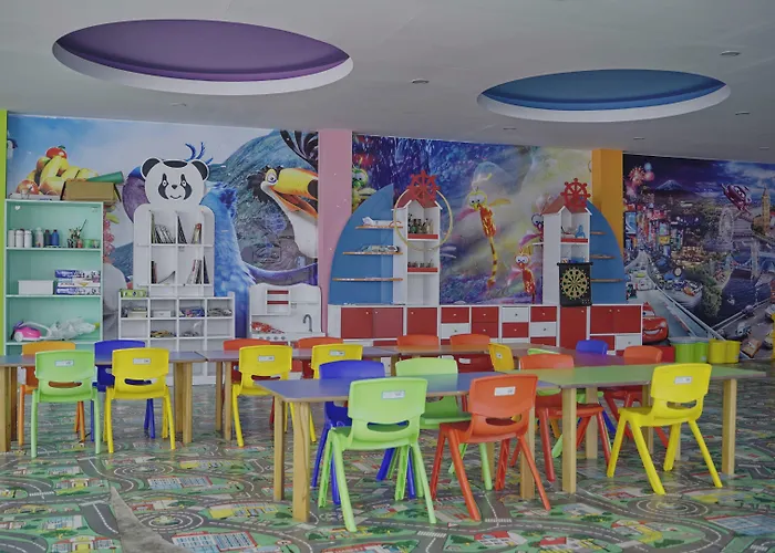 מלון Club Aqua Plaza אלאניה