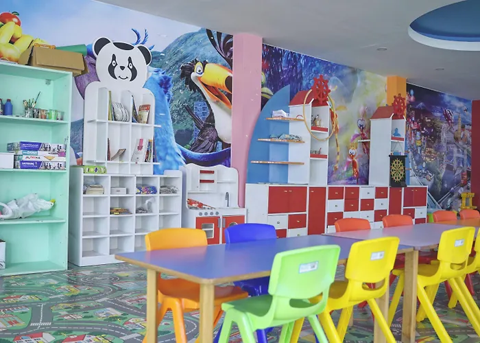 Club Aqua Plaza 4* אלאניה